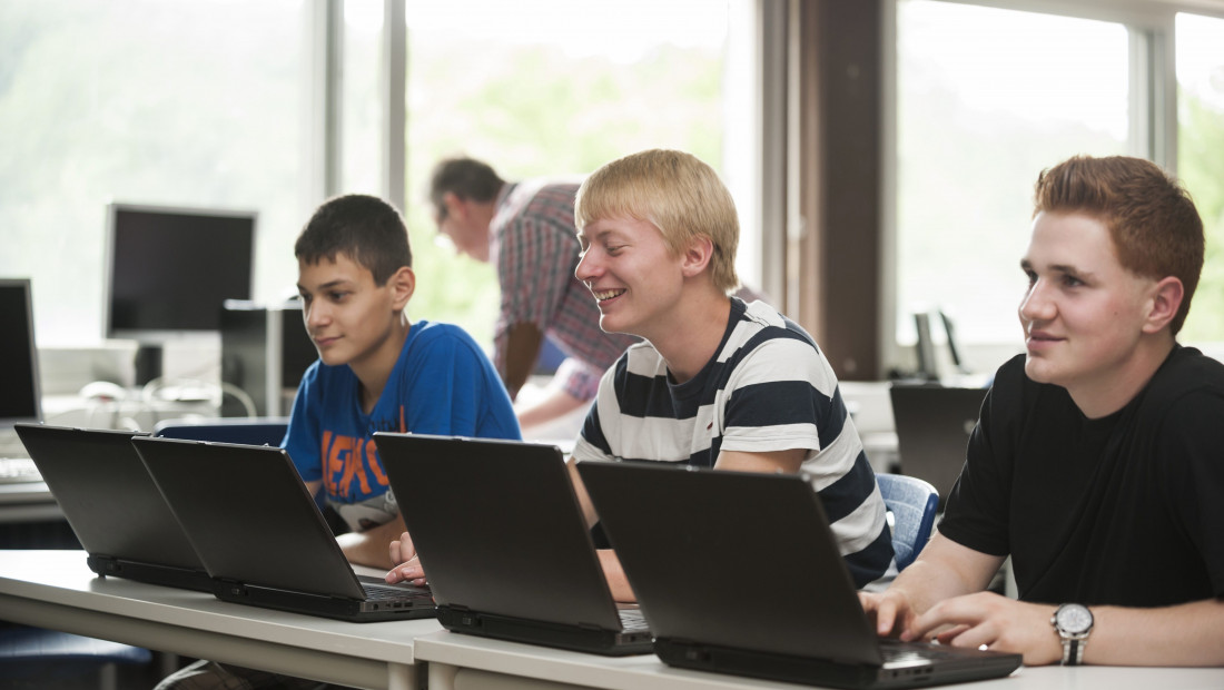 students working in computer lab