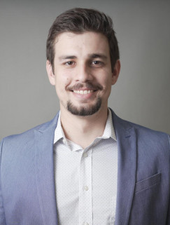 Jonathan Oliviera headshot