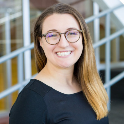 April Homolak headshot