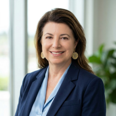 Melissa Newhouse headshot
