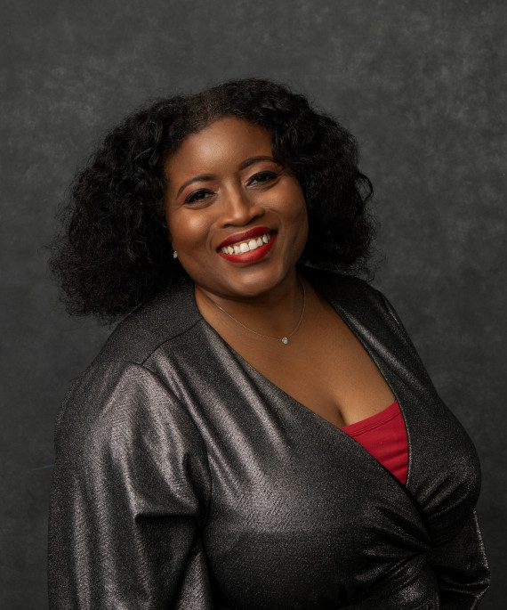 Lori Patton Davis headshot