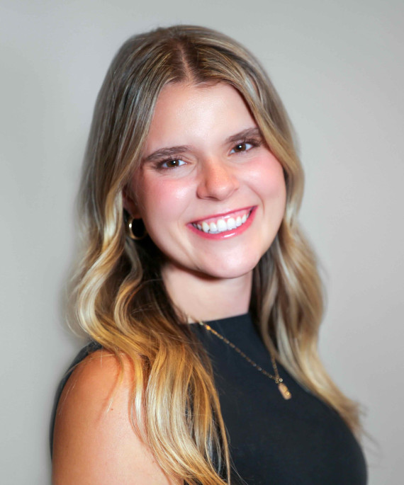Chloe James headshot