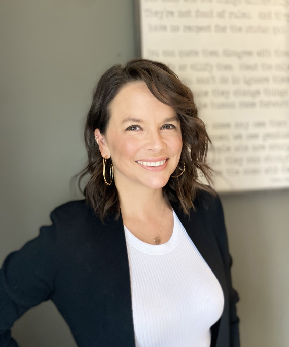 Kat DePizzo headshot