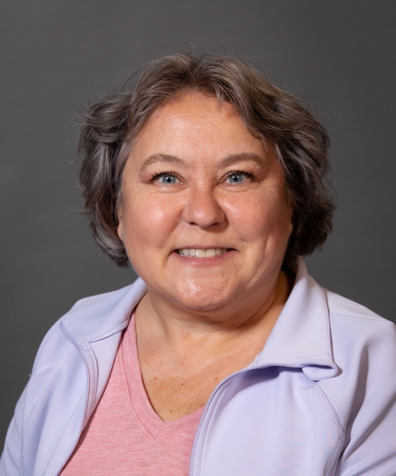 Terri Hessler headshot