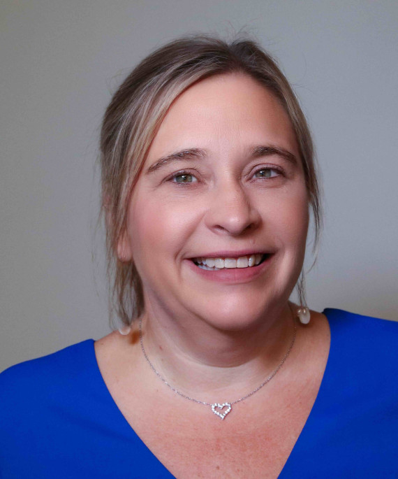Veronica Mathers headshot