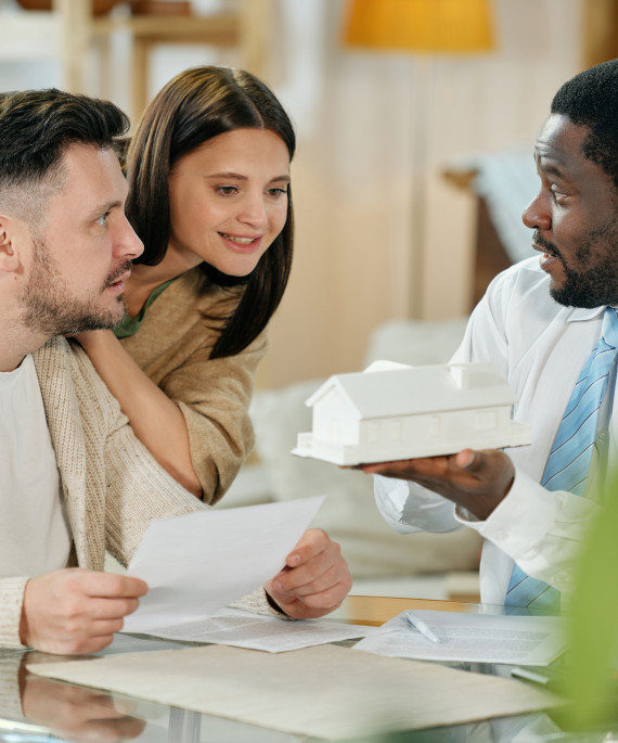 young-couple-with-mortgage-consultant