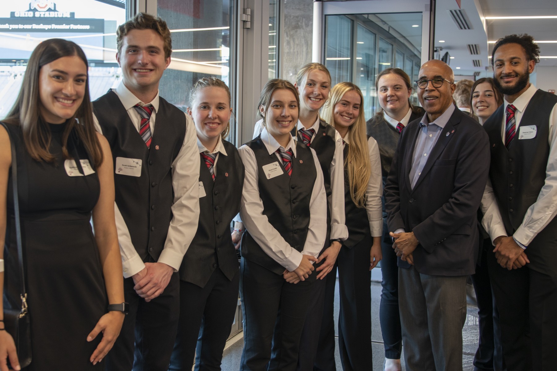 Dean Don Pope-Davis with Ohio State EHE students at Big Dish event